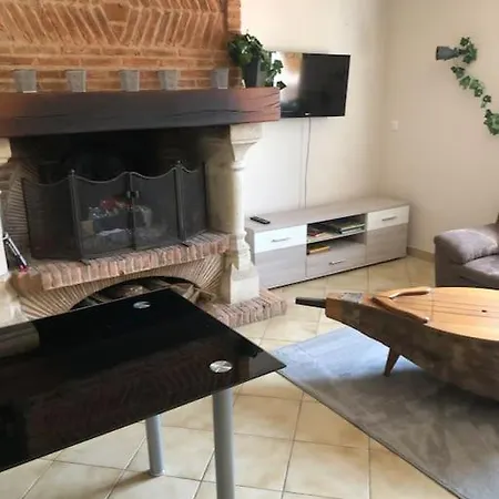 Maison Chaleureuse Pour Petit Week-end En Amoureux *